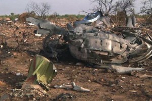 Mảnh vỡ máy bay Air Algerie ngổn ngang tại hiện trường hồi tháng 7/2014.