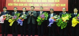 Bộ trưởng Đinh La Thăng và các ứng viên tham gia kỳ thi tuyển.