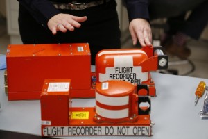Mẫu hộp đen trên máy bay