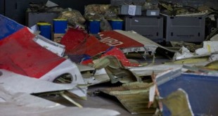 Một số mảnh vỡ của MH17 được phục hồi tại căn cứ không quân Gilze-Rijen.