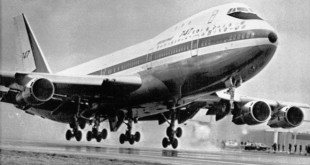 Chuyến bay đầu tiên của Boeing 747 là vào tháng 2/1969.