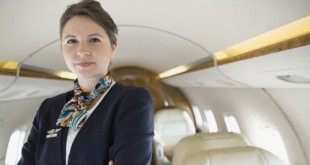 Công việc tiếp viên hàng không có nhiều khó khăn mà không phải lúc nào hành khách cũng biết.