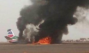 Phi cơ South Supreme Airlines bốc cháy tại sân bay thành phố Wau