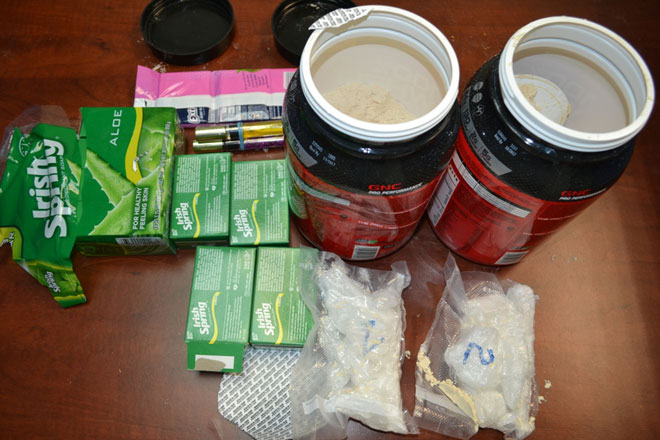 Số lượng ma túy đá được cất giấu trong dầu gội, bánh kẹo, hộp bột dinh dưỡng