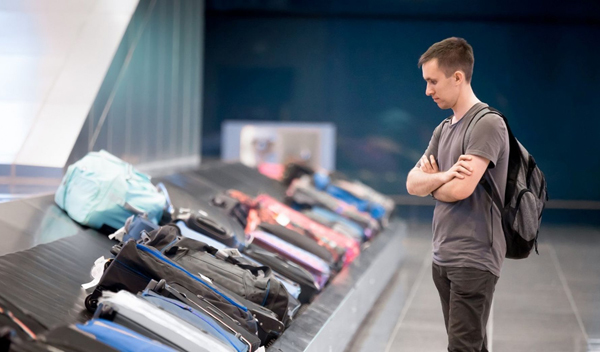 Hành khách mua vé giá rẻ nhưng phải trả thêm phí hành lý ký gửi dẫn đến giá cao hơn vé gộp