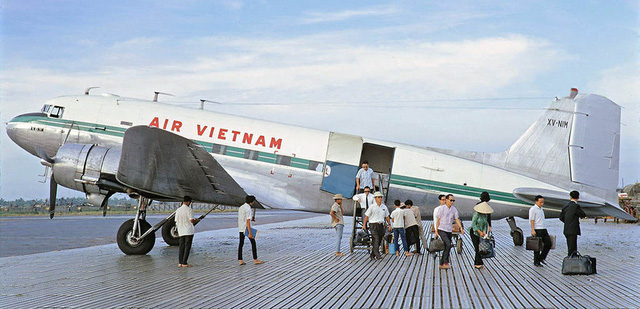 Sau ngày 30-4-1975, DC3 là một trong những máy bay của Hãng Air Vietnam (VNCH) được Tổng cục Hàng không dân dụng Việt Nam trưng dụng để chở khách