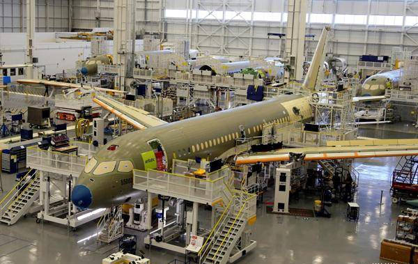 Sản xuất máy bay là ngành tạo ra rất nhiều việc làm lương cao đặc biệt là trong khâu thiết kế, kỹ thuật và sản xuất