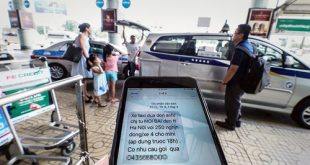 Tin nhắn mời hành khách tàu bay đi taxi.