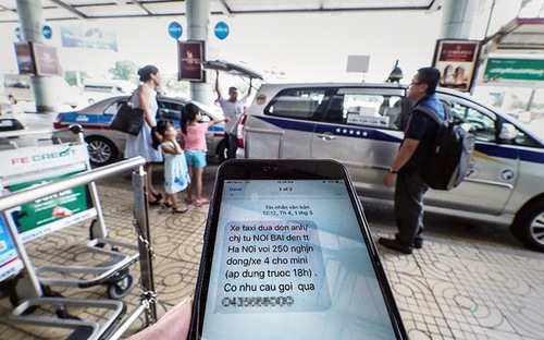 Tin nhắn mời hành khách tàu bay đi taxi.