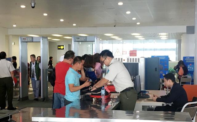 Kiểm tra an ninh hàng không tại sân bay Nội Bài