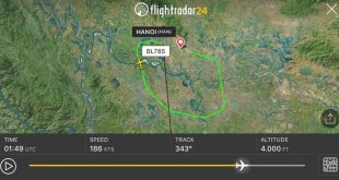 Ảnh chụp màn hình phần mềm Flighradar video cất cánh và quay đầu hạ cánh trở lại