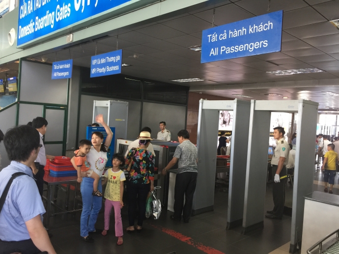 Hành khách phải tìm hiểu và tuân thủ các quy định an toàn, an ninh khi đi máy bay