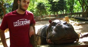 Anh Scott Keyes có sở thích săn vé máy bay rẻ để tận hưởng những chuyến du lịch giá thấp.