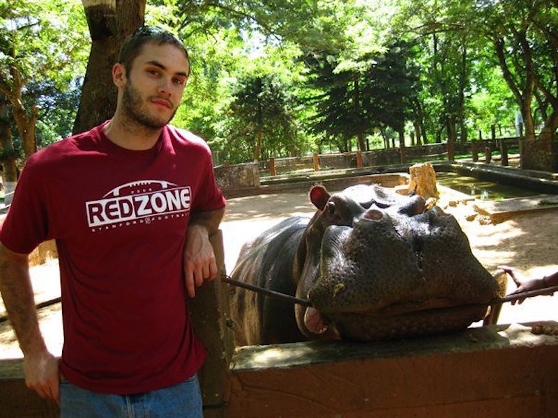 Anh Scott Keyes có sở thích săn vé máy bay rẻ để tận hưởng những chuyến du lịch giá thấp. 