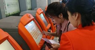 Quầy làm thủ tục tự động (Kiosk Check-in) của Jetstar Pacific tại Tân Sơn Nhất
