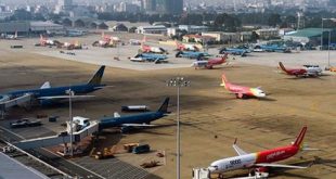 Thời gian qua nhiều chuyến bay không thể cất hạ cánh do thời tiết xấu.