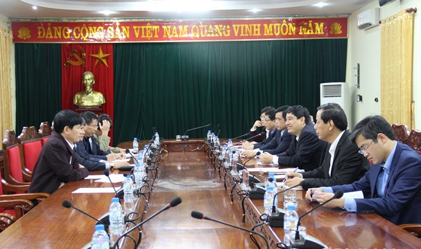 Toàn cảnh cuộc làm việc.