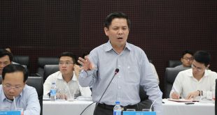 Bộ trưởng Bộ GTVT Nguyễn Văn Thể cho rằng, tầm nhìn quy hoạch hàng không còn hạn chế, làm như nhà tập thể.