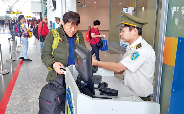 Kiểm soát an ninh hàng không tại Cảng hàng không quốc tế Nội Bài