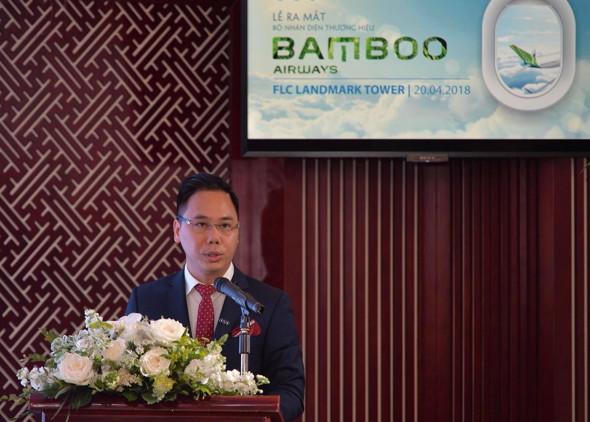 Ông Đặng Tất Thắng, tổng giám đốc Bamboo Airways chia sẻ về ý tưởng sử dụng hình cây tre Việt Nam vào bộ nhận diện thương hiệu của hãng.