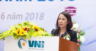 Bà Lê Thị Hà Thanh - Chủ tịch HĐQT Tổng công ty Cổ phần Bảo hiểm Hàng không (VNI) phát biểu tại Đại hội