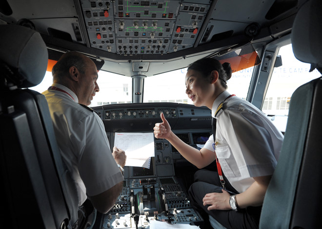 Là hãng hàng không giá rẻ nhưng Vietjet Air lại chi thu nhập cho phi công hậu hĩnh hơn đối thủ.