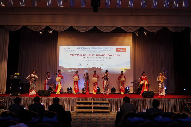 Các tiết mục văn nghệ bản sắc Việt được trình diễn tại Hàn Quốc