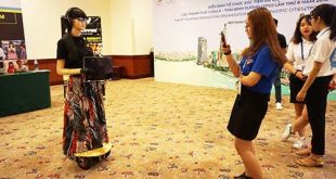 Cô robot thông minh tại Diễn đàn TPO lần thứ 8