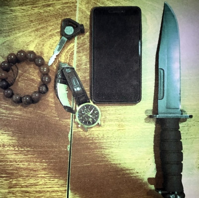 Cây dao được hai thanh niên mang trong người và chạy xe máy vào khu vực ga quốc tế sân bay Tân Sơn Nhất.