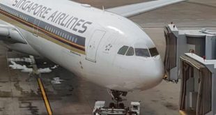 Máy bay Singapore Airlines va vào ống lồng tại sân bay Changi