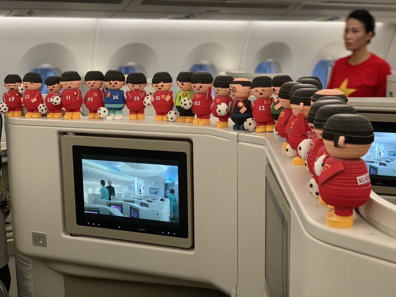 Búp bê handmade phiên bản thu nhỏ hình ảnh HLV Park Hang Seo, các cầu thủ và thành viên đội tuyển bóng đá Việt Nam